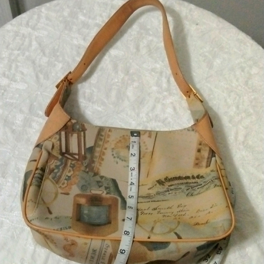 Vincent van Gogh shoulder bag color tan in good condition